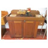 Antiques & Collectibles 