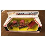 Ertl 1/64 IH farm set