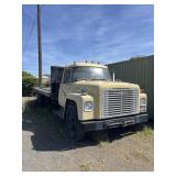 1973 INTERNATIONAL LOAD STAR 1600 FLATBED TRUCK