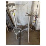2 PIPE STANDS