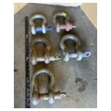 2 - 1 1/4' & 3 - 1 1/8' SHACKLES