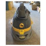 SMALL WET/DRY VAC-NEEDS HOSE