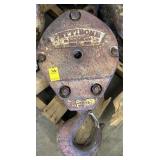 PETTIEBONE 10 TON CRANE BLOCK W/HOOK