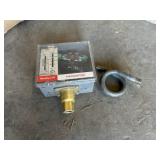 PRESSURE CONTROLLER