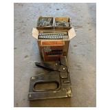 HEAVY DUTY STAPLER & STAPLES