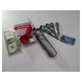 (3) Kitchen Measuring Spoons & FlipIT Digital Ther