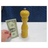 New PEUGEOT Goldish 8.5" Pepper Mill Grinder $70