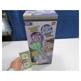New 2pk AQUA GLOBES Glass Plant Waterers