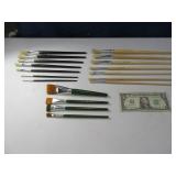 (18) Artist Type Paint Brushes