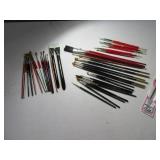 (40+) asst Artist Paint Brushes