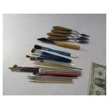 (25) Artist Brushes and Tools
