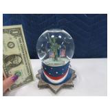 USA Statue of Liberty Musical Snow Globe