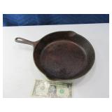 WAGNER Vtg 10" Cast Iron Skillet