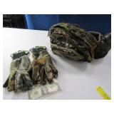 (3) Camo Hunting Hip Pack & 2-New Fleece M/L Glove