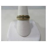 10kt Gold sz8 Ring w/ Diamond? Inlay NICE