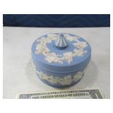 Early 5" WEDGEWOOD Covered Pottery Dish
