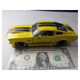 MAISTO 67 Ford Mustang GT Yellow/Blck 1:24 Diecast