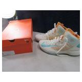 Unworn NIKE sz12 HyperDunk Plus Sneakers Shoes box