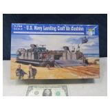 Sealed 1:144 US Navy Landing Craft Model Kit Trmpt