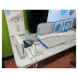 Complete Wii Gaming System w/ Games & Extras NICE