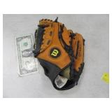 New Wilson T-Ball Mitt Baseball Glove