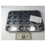 New Pampered Chef Mini Muffin Baking Pan