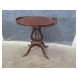 Antique Accent LiarBottom 24" Clawfoot Table