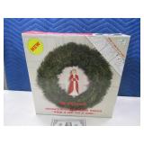 MR CHRISTMAS Singing 15" Wreath