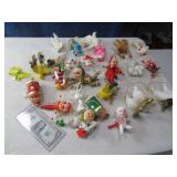 LOT 60s Era Ornaments & Plastic Decor Collectibles