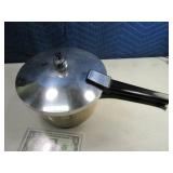 PRESTO 8" Pressure Cooker