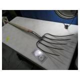 Classic HD Pitchfork Yard Tool