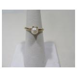 10kt Gold sz5 Ring w/ PearlType Stone 1.6g