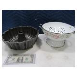 (2) Bundt Pan & Enamel 10" Colander