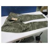New Womens sz18/34 LEVI Womens Camo Pants $60