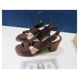 New Womens sz7.5 TAHARI Brown Sandals Shoes