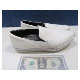 New Womens sz8 "2/7" White Slip On Shoes $100