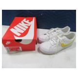 New Womens sz7 NIKE Yellow/White Sneakers Shoes