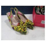 New sz8 womens BETSEY JOHNSON Floral MidRise Shoes