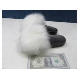 New Womens sz7 Sandals w/ WhiteFur Look