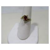 14kt Gold sz7 Ring w/ Red Stone 2g