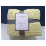New KING size Quilt Type THRESHOLD Quilt Blanket
