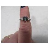Pretty sz5 Ring Sterling w/ Heart Stone