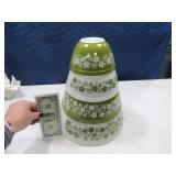 4pc PYREX Retro AvocadoGreen Nesting Bowl Set NICE