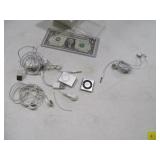 (2) Mini APPLE IPods & Earbuds Setup
