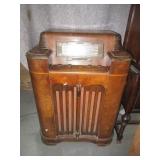 Antique Upright Radio RCA **Working**