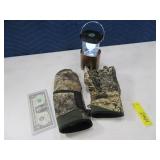 (2) Compact Camp LED Light & MD Camo Gloves