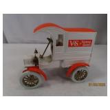 diecase ERTY Variety Store Bank 05' Ford Van OgWht