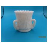 WESTMORELAND 2.5' Milk Glass TripleSwan ThPk Holdr