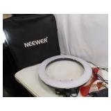 NEEWER 18' Round Photo LED Light