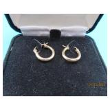10kt Gold 1/2' Hoop Earrings 0.65g